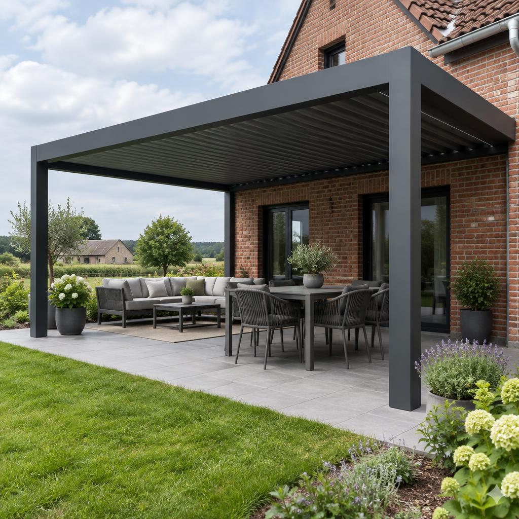 Pergola bioclimatique anthracite sur une terrasse de maison en briques